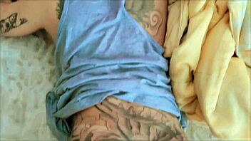 pego minha meio-irmã quando ela está sozinha em casa