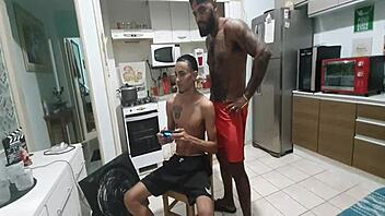 Fudendo com o macho da favela gay