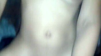 Amateur cowgirl rides and moans in Spanish video