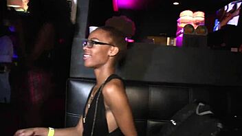 Houston pornstjerner Nelli Saffari og Kimberly Buggati