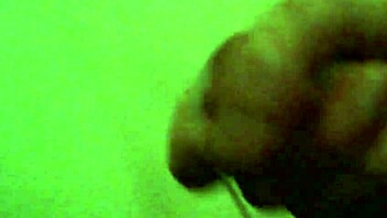 Grosse Ejaculation During Intense Cum Cock Masturbation Session.
