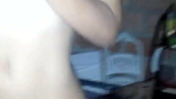 Amateur cowgirl rides and moans in Spanish video
