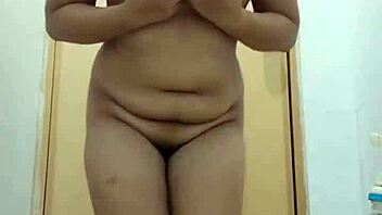 are you dancing naked and showing off your pussy?