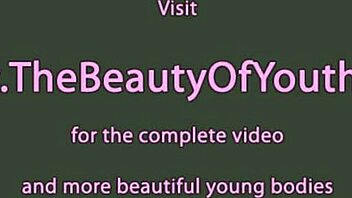 Zašto se ne pridružiš mladim lezbijkama 18+ u erotskom trojcu?