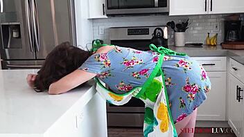 Jenna Noelle gives a taste of her big tits and ass to stepson Oliver Faze