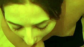 insatiable babe in private outdoor blowjob