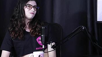 Yumi trap piilottaa kyrvän kuvissa 😏