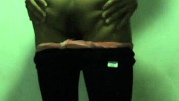 i'm a mexicano gay dancing on webcam