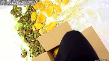 food crush fetish video with some tasty crushing action