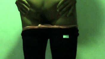 i'm a mexicano gay dancing on webcam