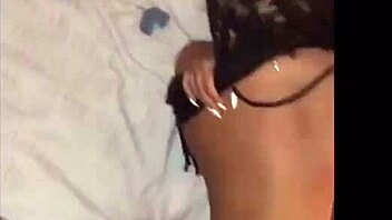 Two chicks sucking and banging hard.