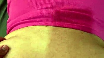 agarro a mi cuñada muy rica y me la cojo