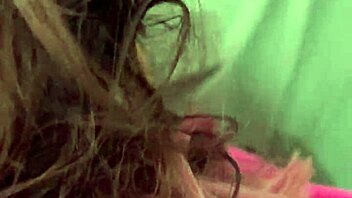 I seduce my wealthy roommate and have sex with her
