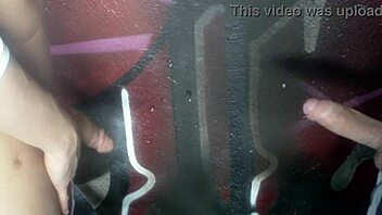 Syväkurkku ja iso laukeus