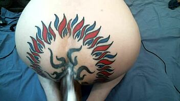 Win Tattoo Guy Takes Machine in Tight Ass