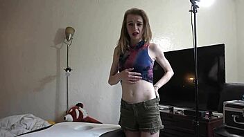 Belle-fille coincée et baisée en levrette