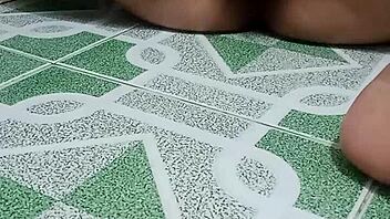 the sister who is horny takes a bath with teen details