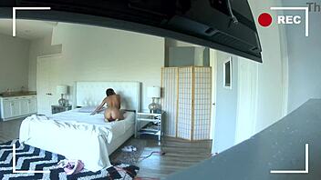 Å nei, nå må jeg knulle sjefen etter å bli tatt på fersken