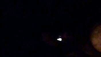 Amateurs baisent en voiture