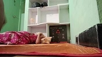 Delhi Girl Doing Sex With Boyfriend In Oyo Hotel