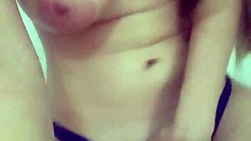 mulher casada infiel provoca machos com buceta e peitos grandes