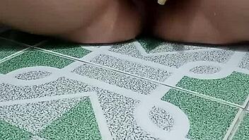 the sister who is horny takes a bath with teen details