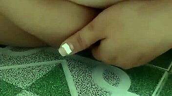 the sister who is horny takes a bath with teen details