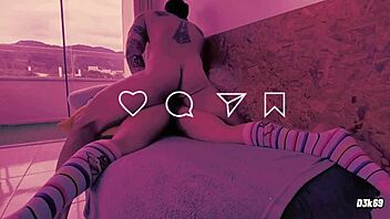 Pequena Meia-Irmã Implora por Sexo Anal com Grande Ejaculação nos Pés