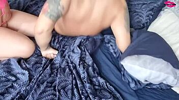 sitting on his face, the milf slut sucked his friend