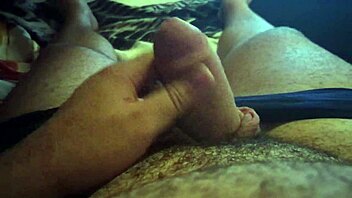 homemade amateurs handle big cock in casual setting