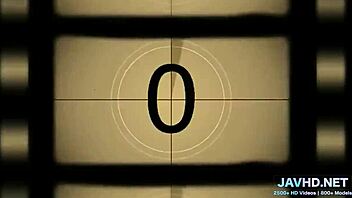 Bucetas Peludas Japonesas Ainda Quentes na Compilação Selvagem Vol 12.