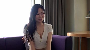 Babe jepang squirt keras di video rumahan! 😍