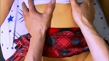 la madrastra seduces her stepson's shy friend in the apartment