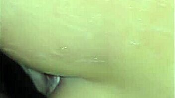 Mennyire csábító ez az érett latina spriccelési tudásával