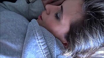 Latina Emily Star guta spermu pre posla. Savršena devojka Alex Adams u vreloj POV akciji.