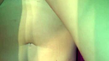 Feuchte pussy wird gefickt