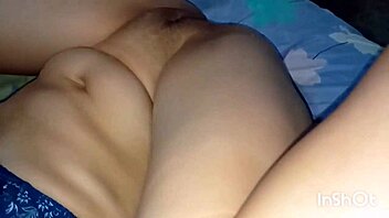 What do you think of my shaved pussy? Leave a comment!