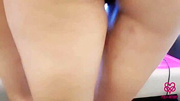 Three-way with two girlfriends, one lucky guy, and friend in homemade video