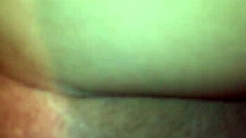 Feuchte pussy wird gefickt