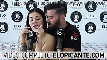 ¡Elo Podcast azota fuerte a Beluchi en la sesión picante del dormitorio!