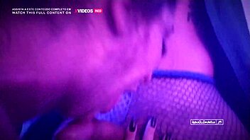 morena safada skips party for steamy bedroom sucking