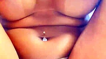 i watch greluda enorme masturbatin with her huge body or somethin