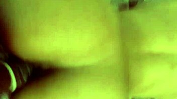 Icey Candi Twerks on Dick