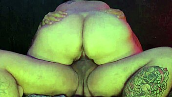 A Mi Hermanastra Le Gusta Darse De Sentones En Mi Verga!