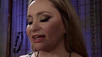 Dom lesbian milf anal bangs redhead, wanna join us? 😈