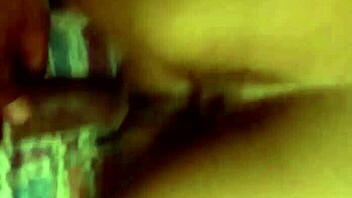 Icey Candi Twerks on Dick