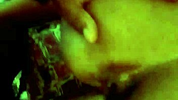 Icey Candi Twerks on Dick