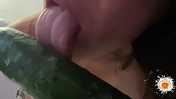 First-time cucumber play leads to explosive orgasm - Spicypeachofficial