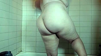 Watch Lunalustxxx Tease and Jiggle Those Huge Tits!