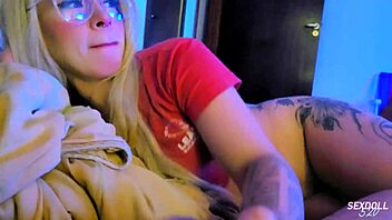 Real Sex With 19-Year-Old Stepsister in Bedroom!